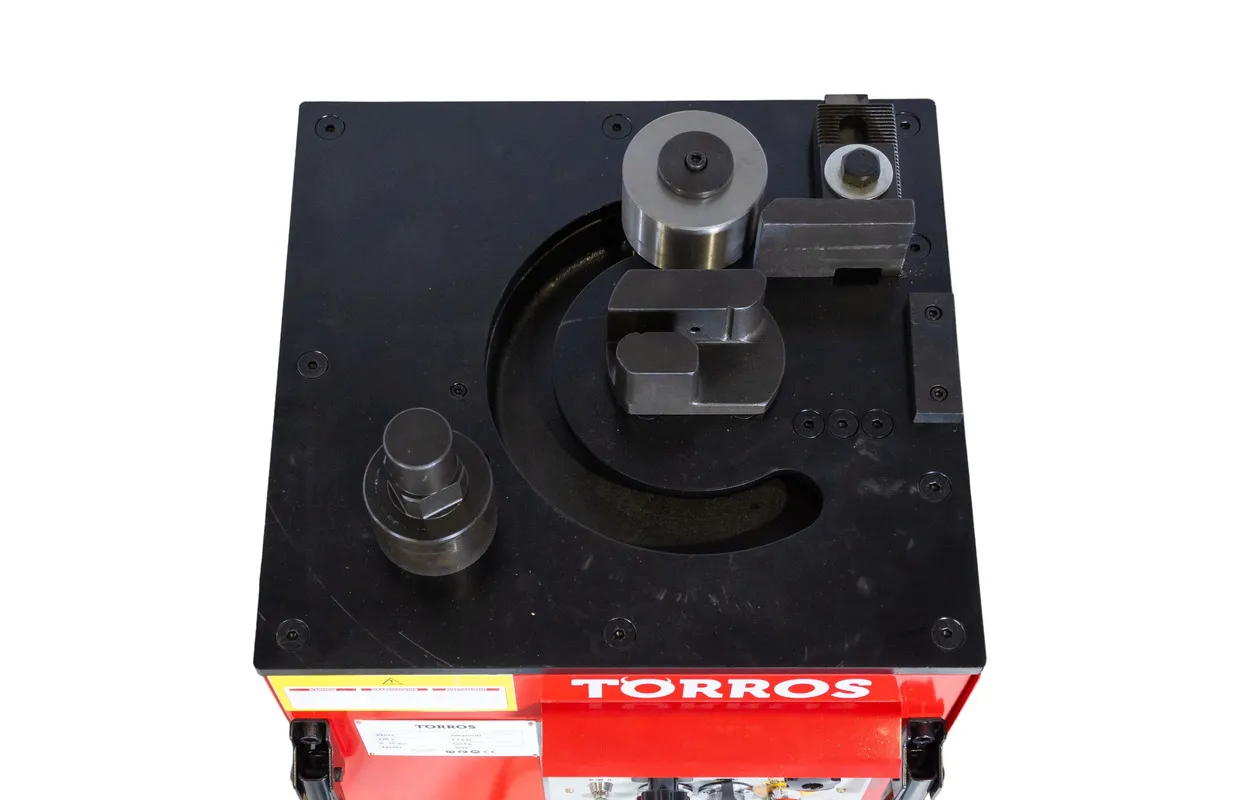 Elektrische betonstaalbuiger/knipper buigen en knippen betonstaal van 6 tot 25 mm 0° tot 180° 1,7 kW 230V Torros
