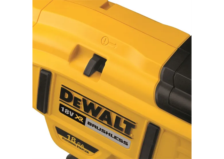 Tacker DeWalt DCN682D2